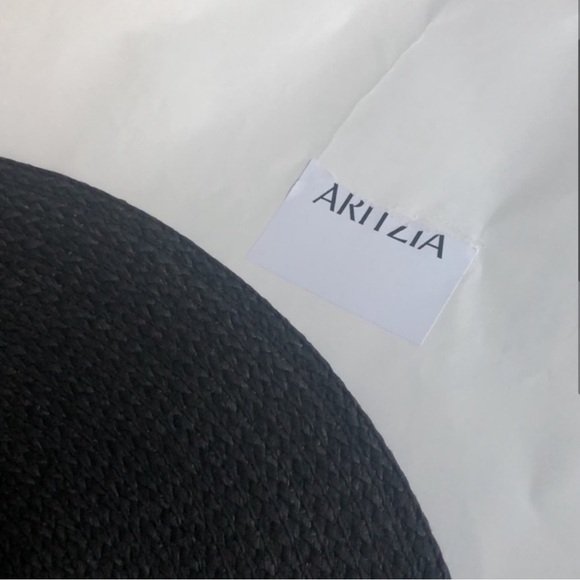 NWOT Aritza Black Hamptons Straw Hat